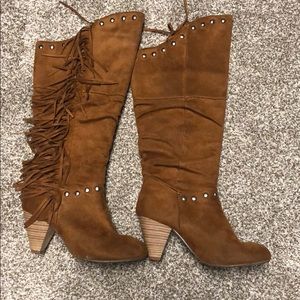 Very cute Rue 21 western boots